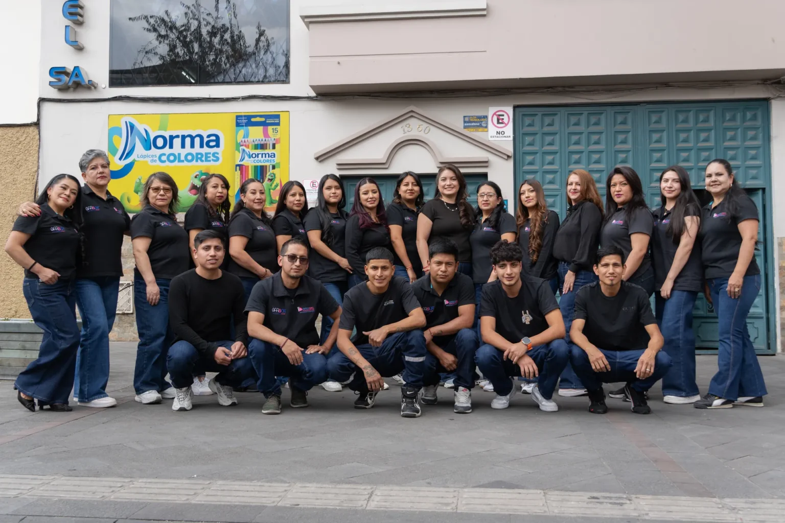 fachada-local-centro-equipo-imporsopapel
