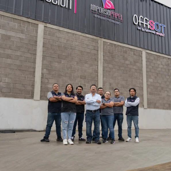 equipo-frente-centro-distribucion-offsot-imporsopapel